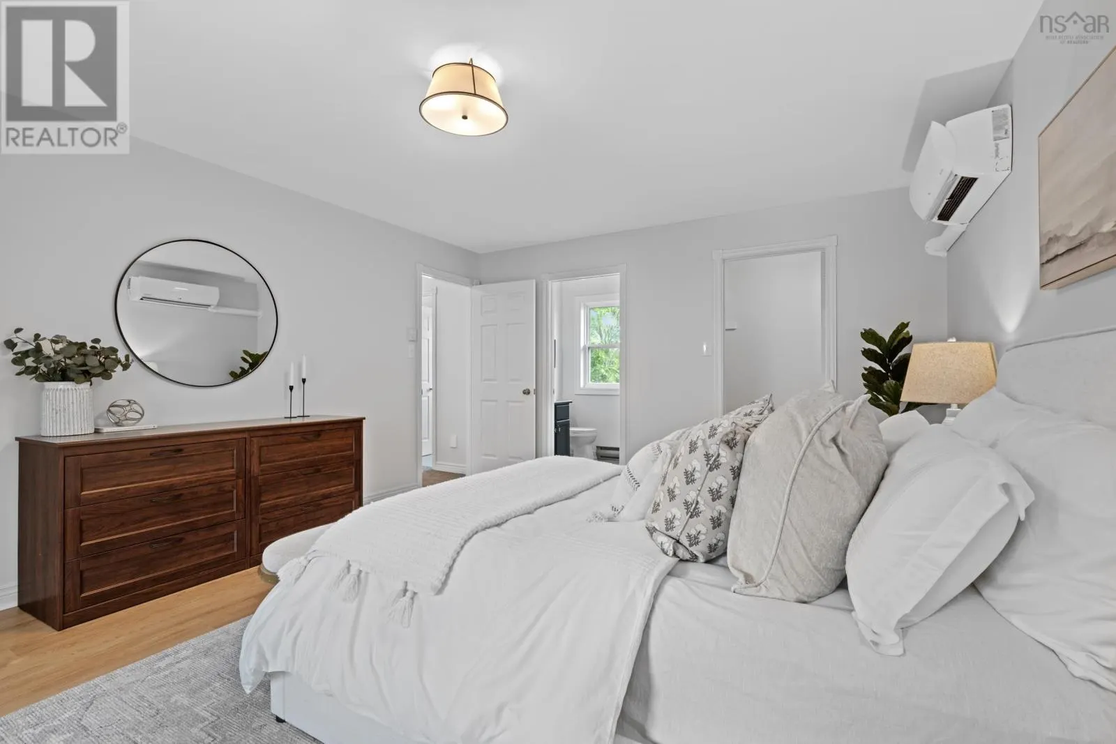 14 Whimsical Lake Crescent