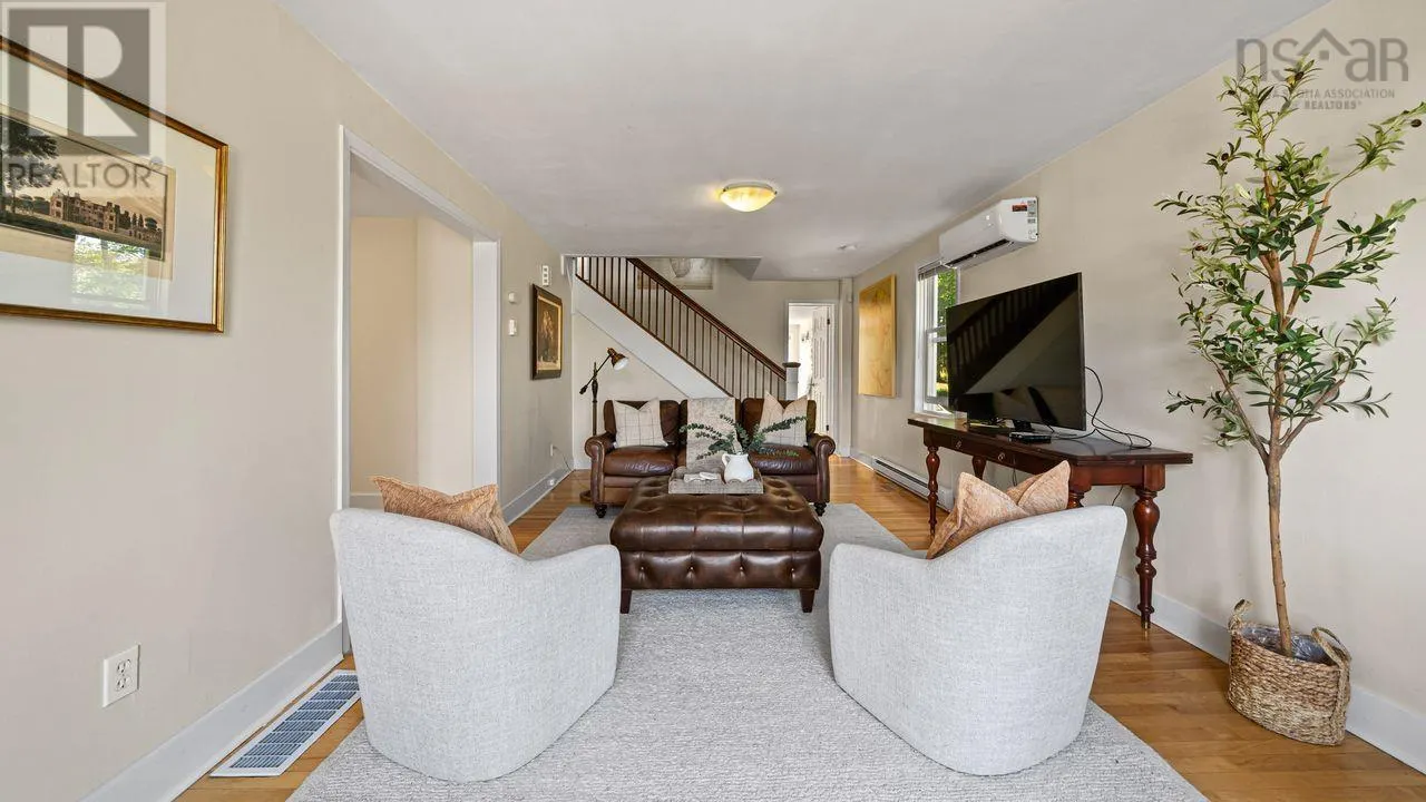 14 Hamshaw Drive