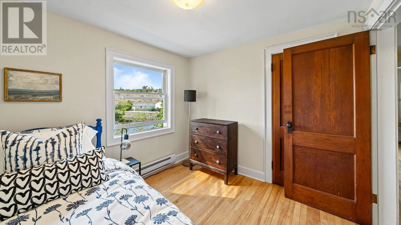 14 Hamshaw Drive