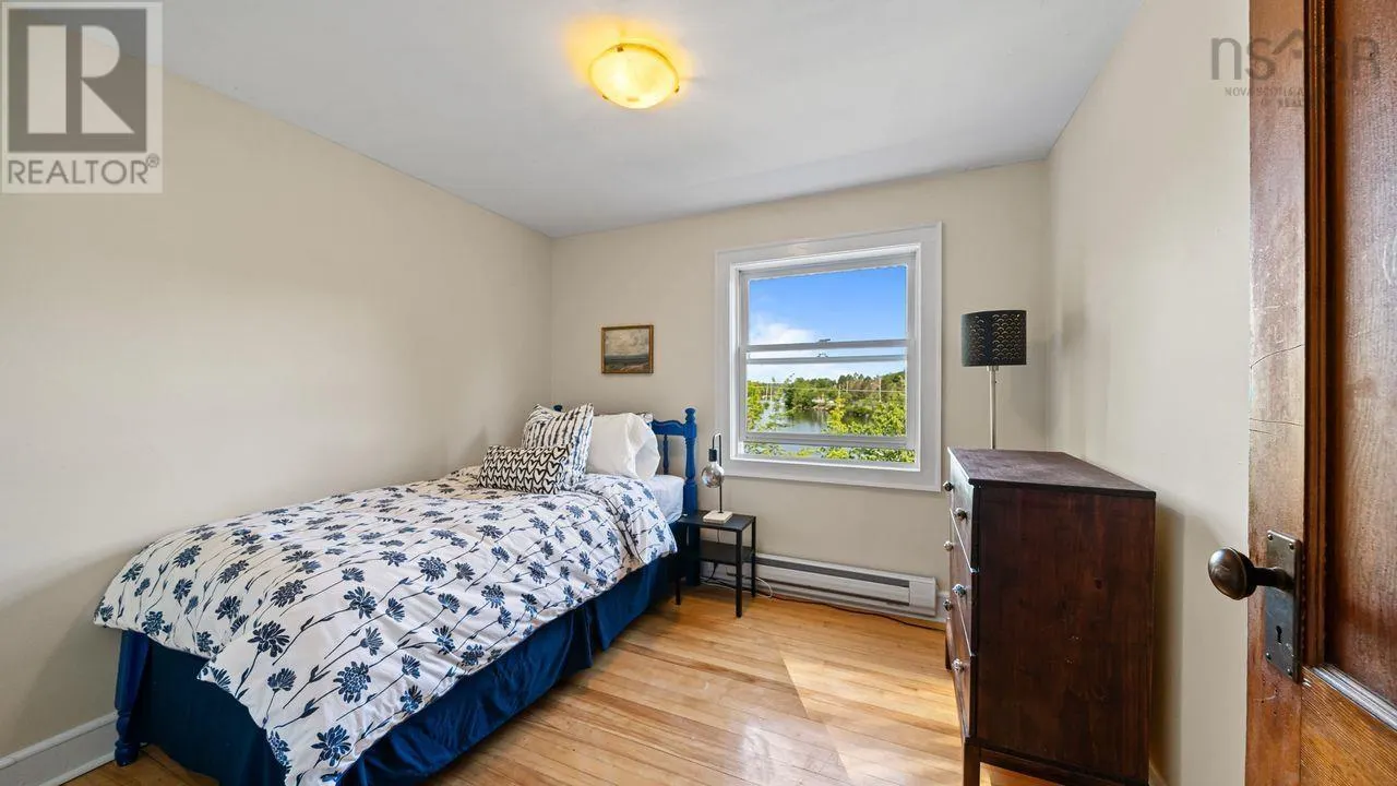 14 Hamshaw Drive