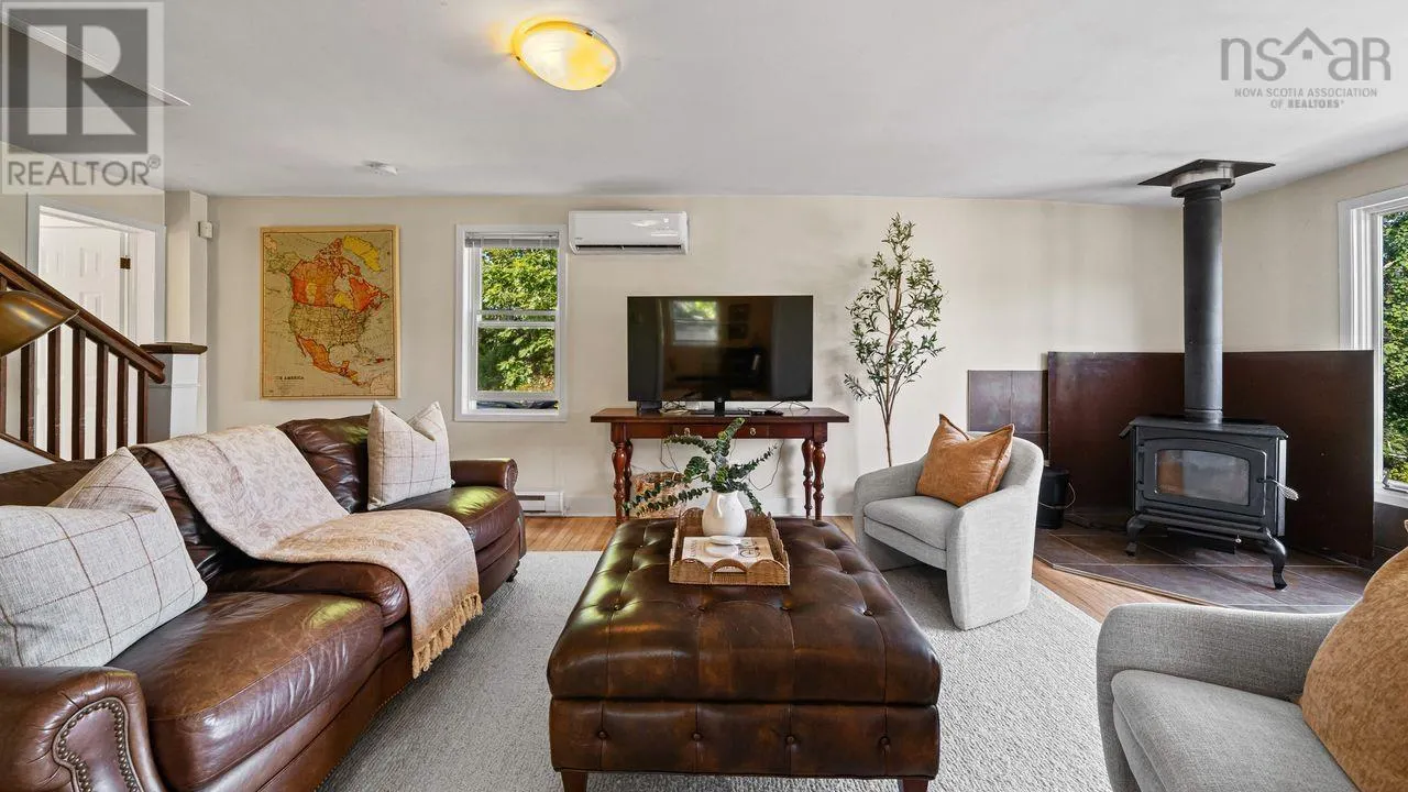 14 Hamshaw Drive
