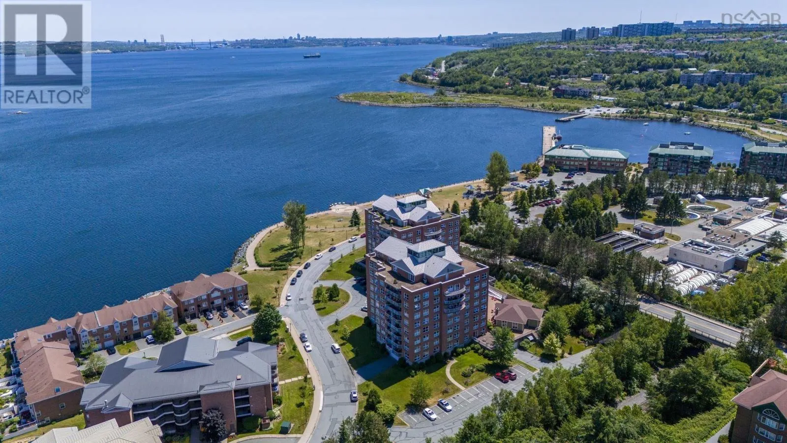 301 89 Waterfront Drive