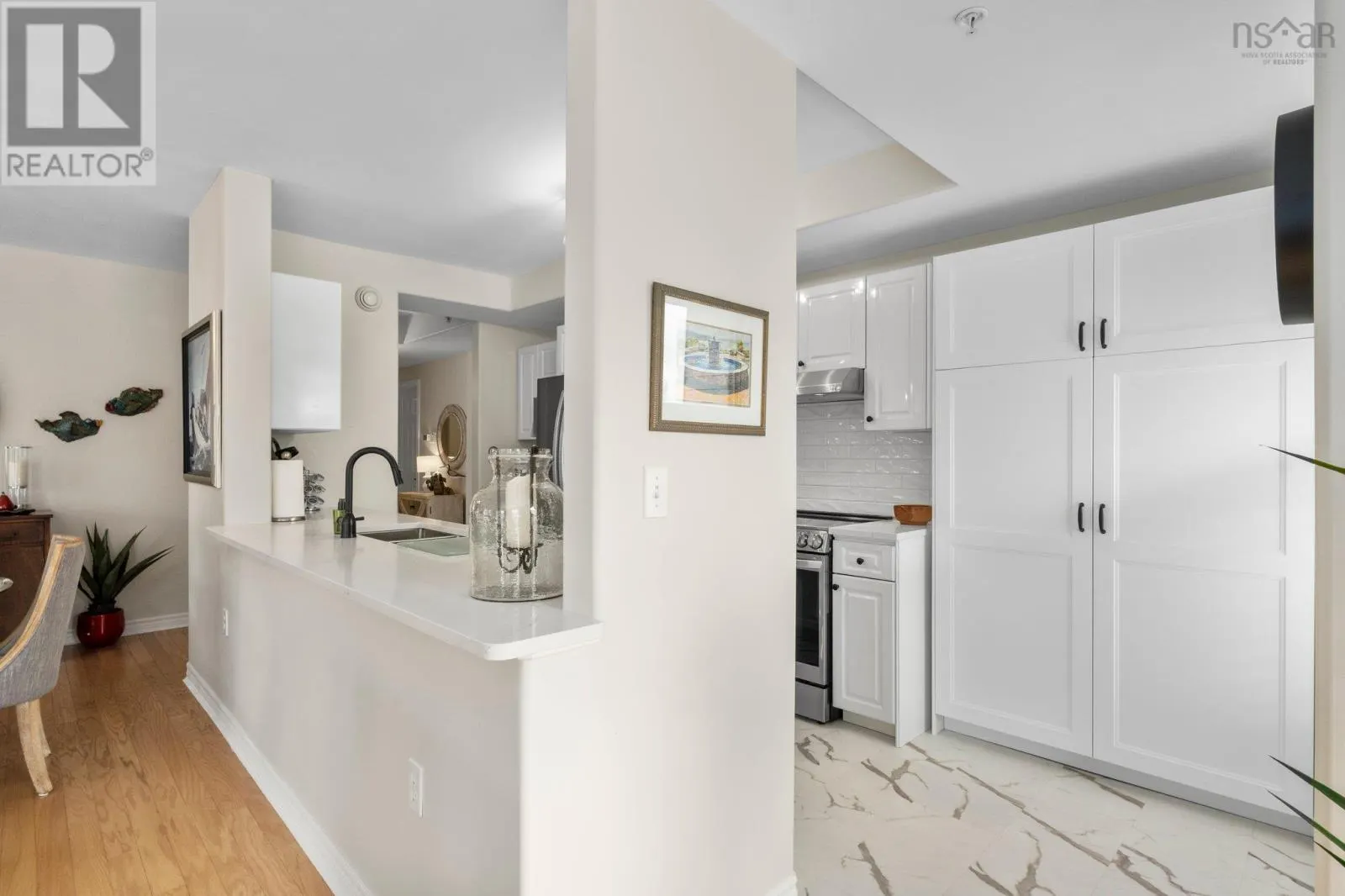 301 89 Waterfront Drive