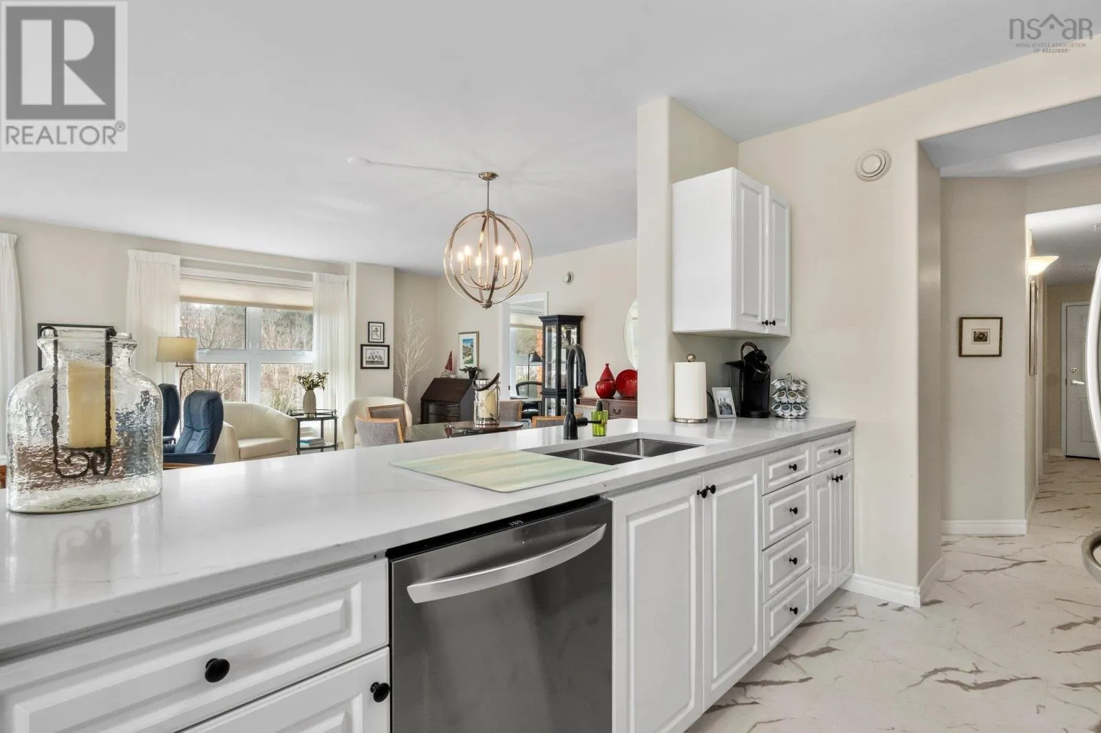 301 89 Waterfront Drive