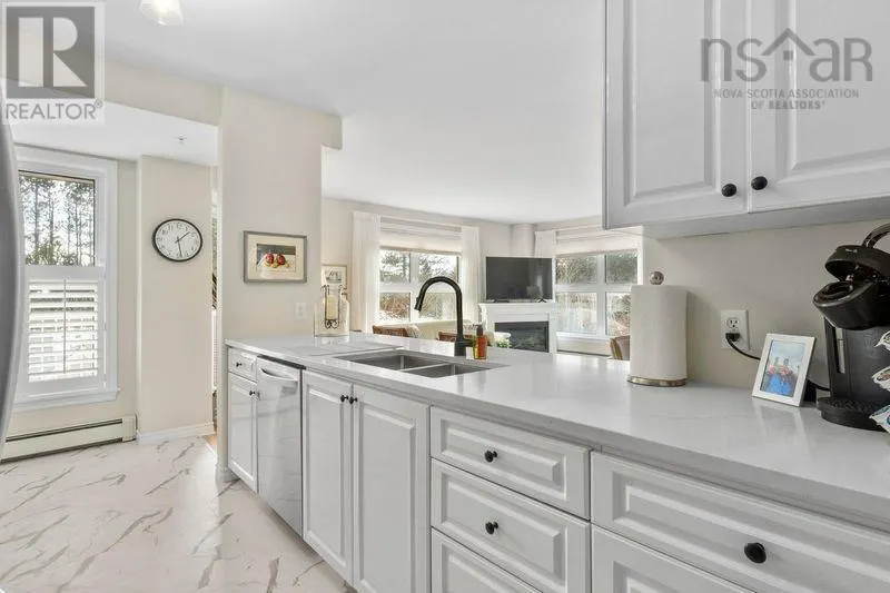 301 89 Waterfront Drive