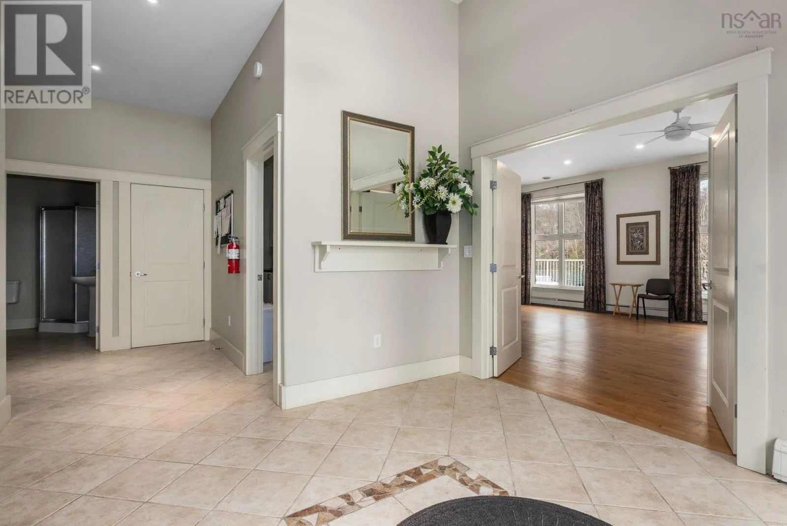 301 89 Waterfront Drive
