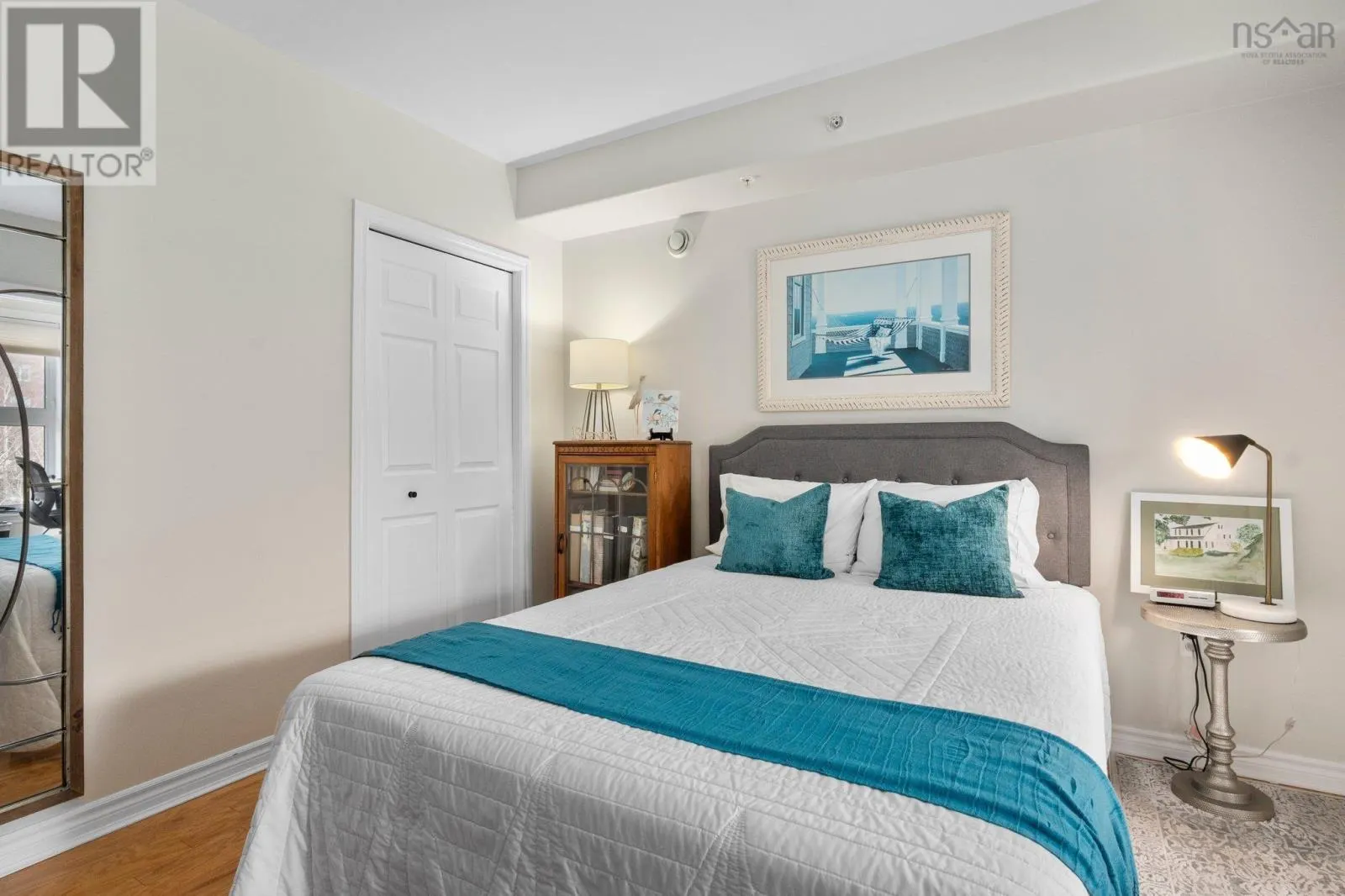 301 89 Waterfront Drive