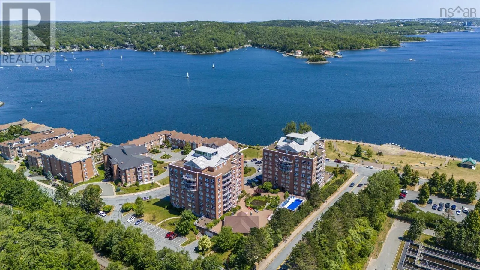 301 89 Waterfront Drive