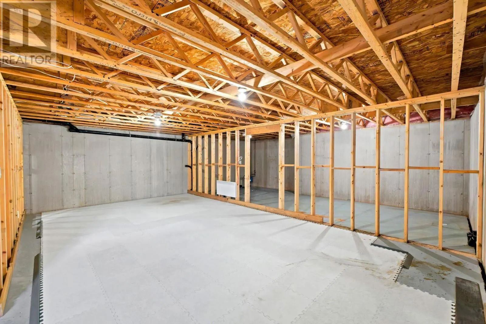 103 SQUIRE Lane