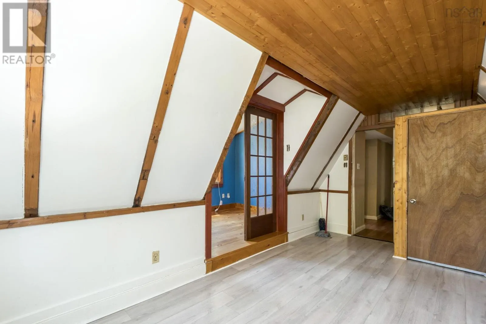 77 Pleasant Street