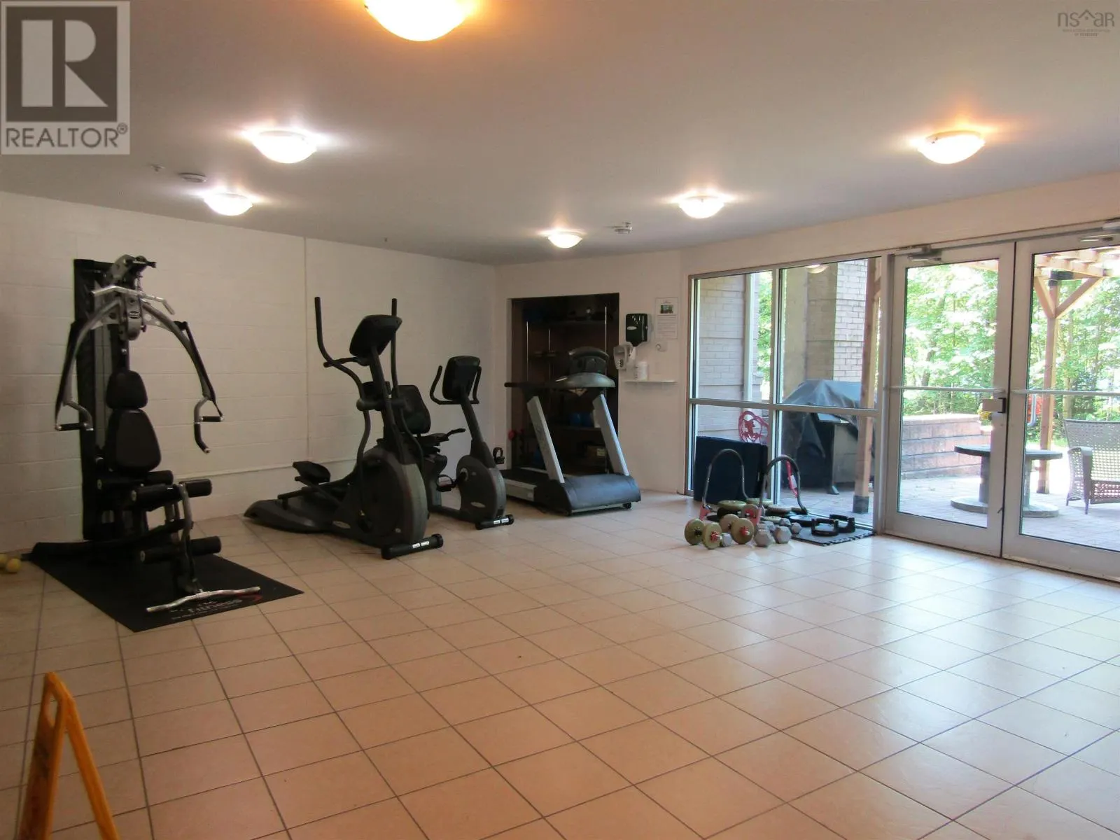 205 87 Pebblecreek Crescent