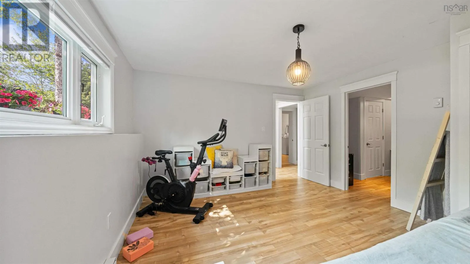 6 Norman Boulevard