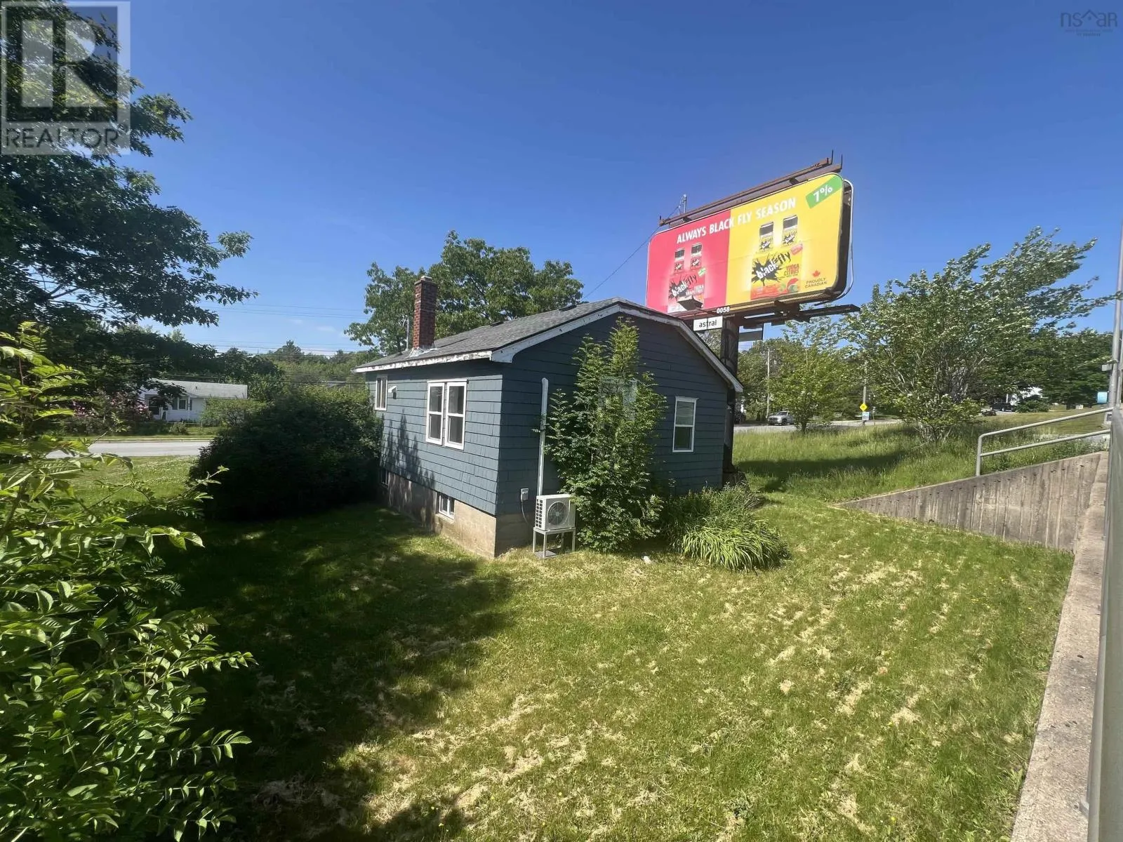 98 Lakecrest Drive