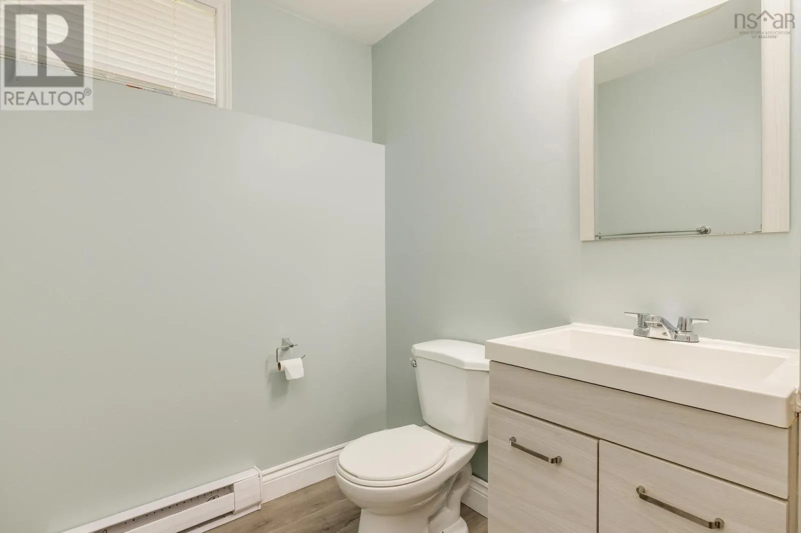 121 Greenwich Drive