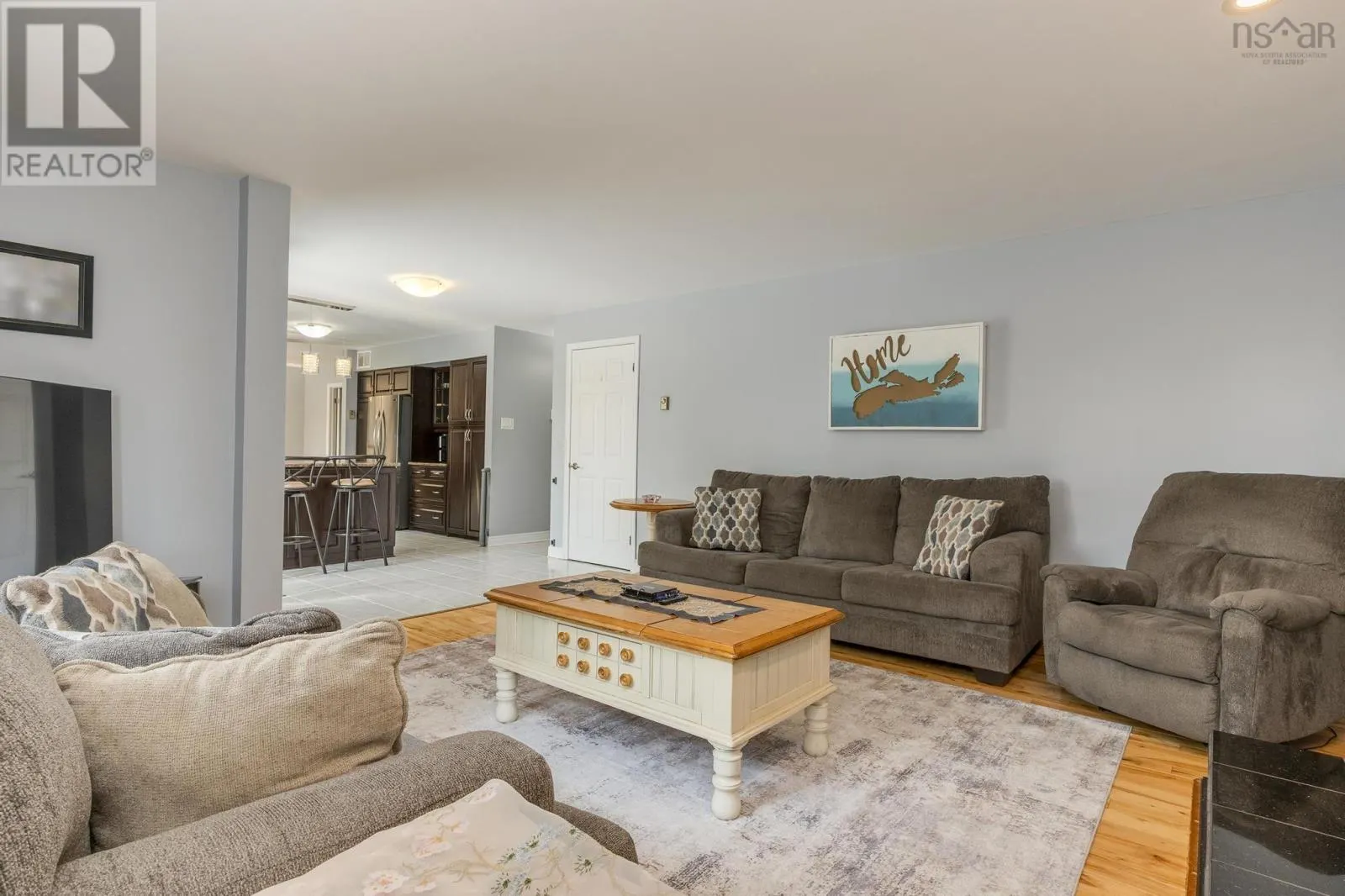 121 Greenwich Drive