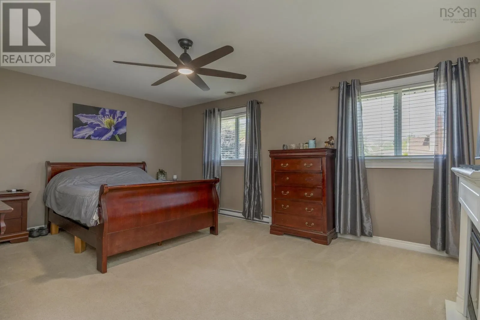 121 Greenwich Drive