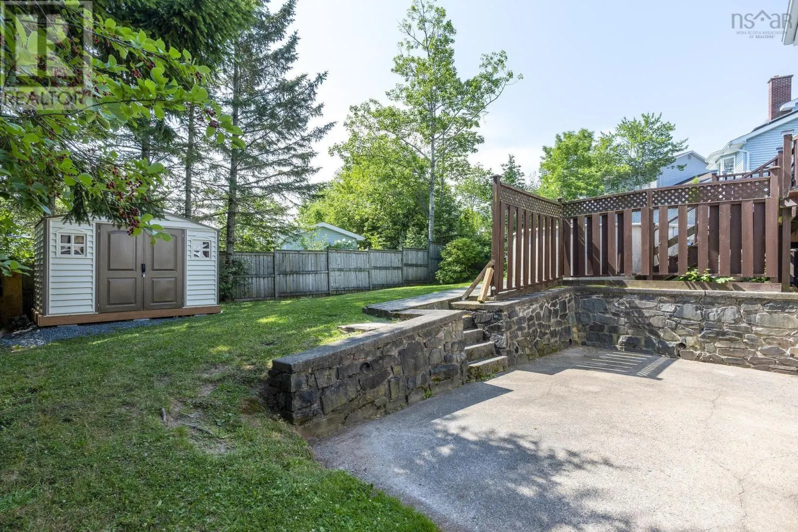 121 Greenwich Drive