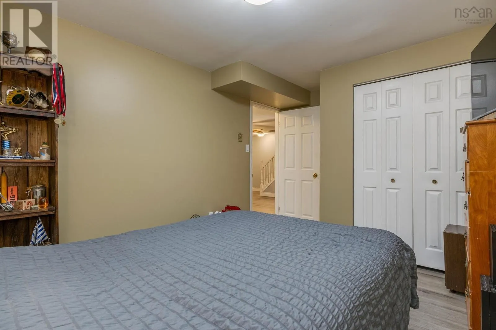 121 Greenwich Drive