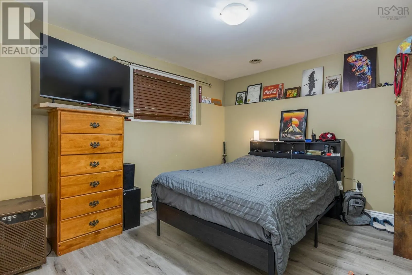 121 Greenwich Drive