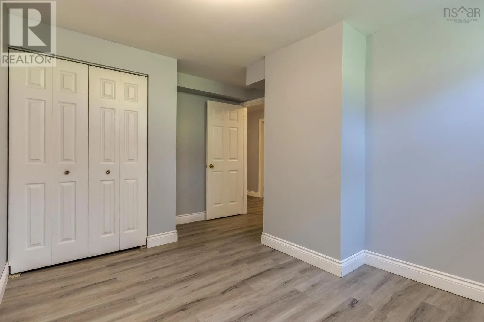 121 Greenwich Drive