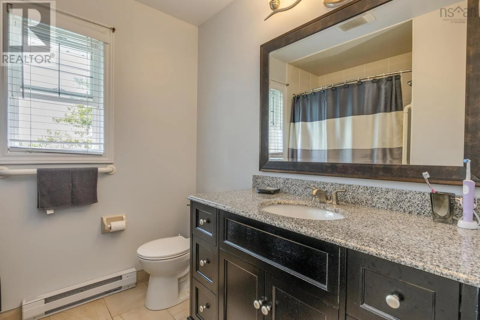 121 Greenwich Drive