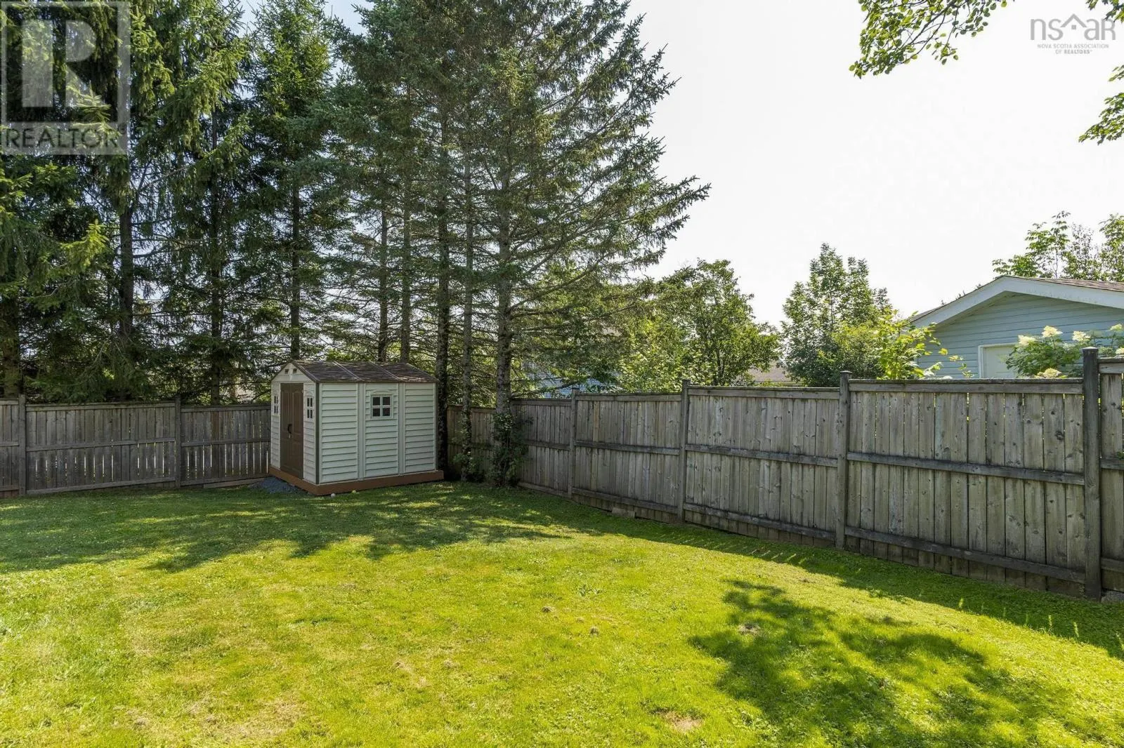 121 Greenwich Drive