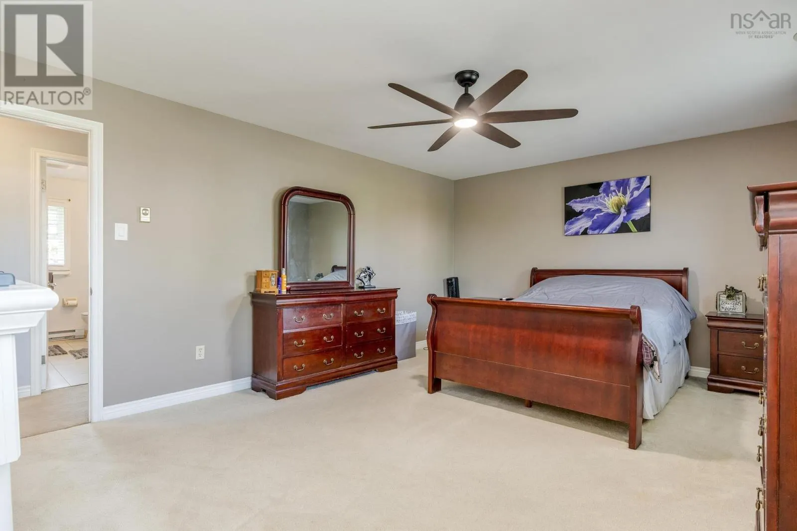 121 Greenwich Drive