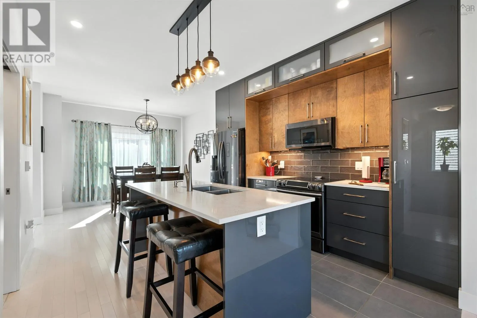 32 Travertine Court