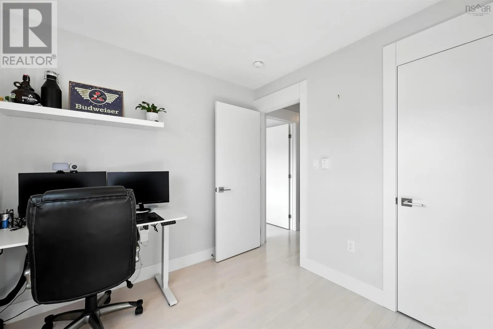 32 Travertine Court