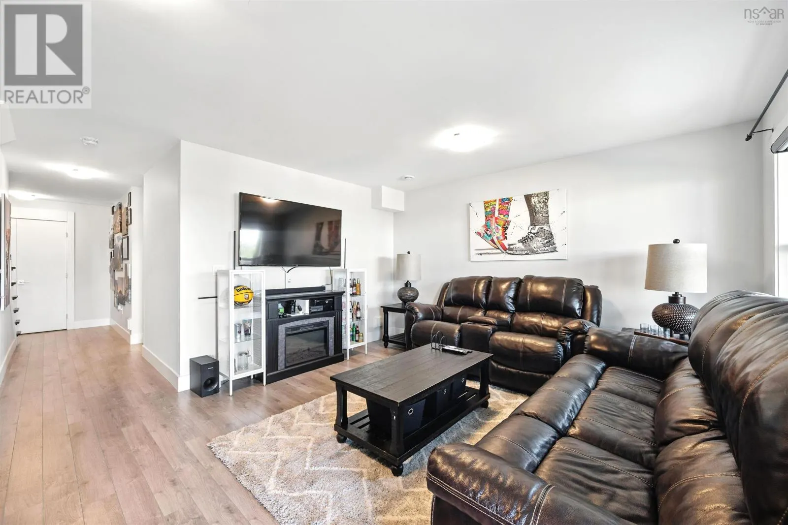 32 Travertine Court