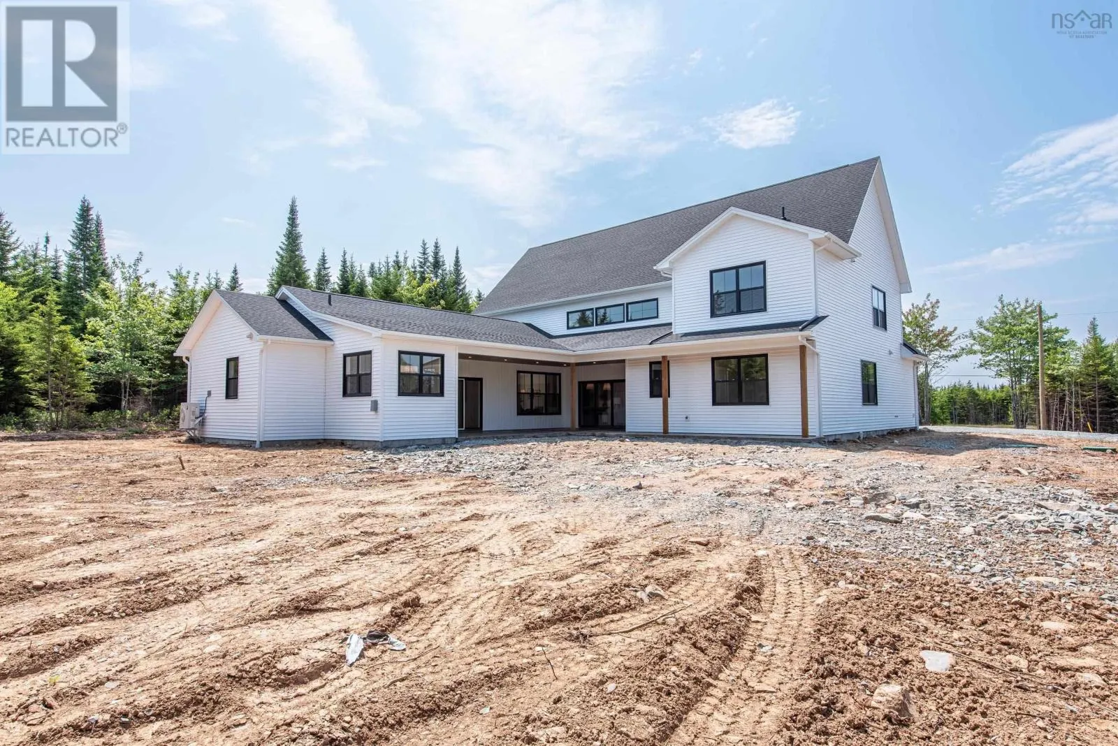 372 Canoe Crescent