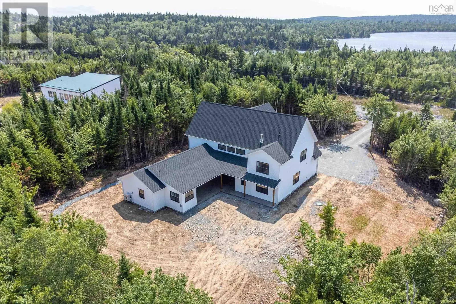 372 Canoe Crescent