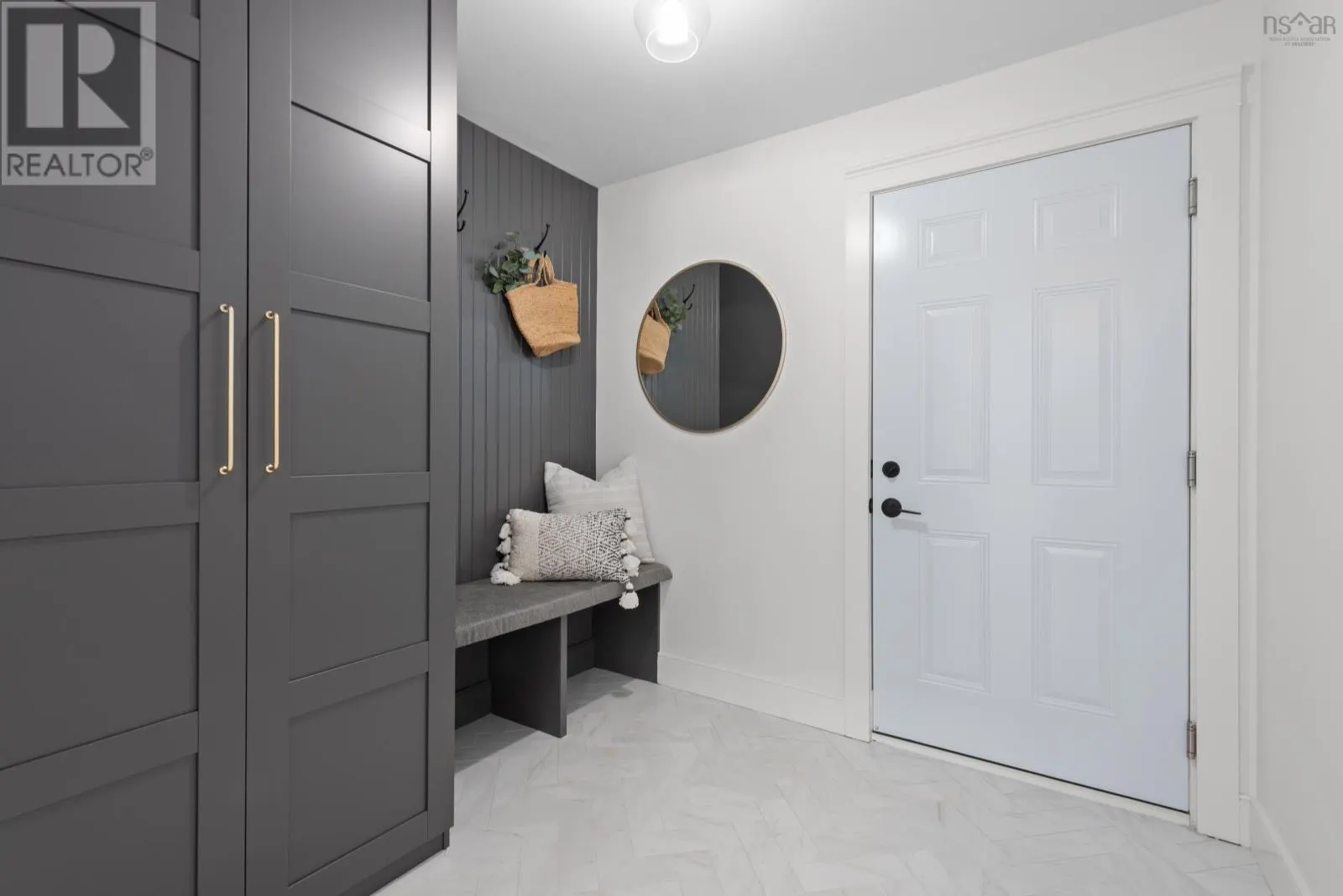 372 Canoe Crescent