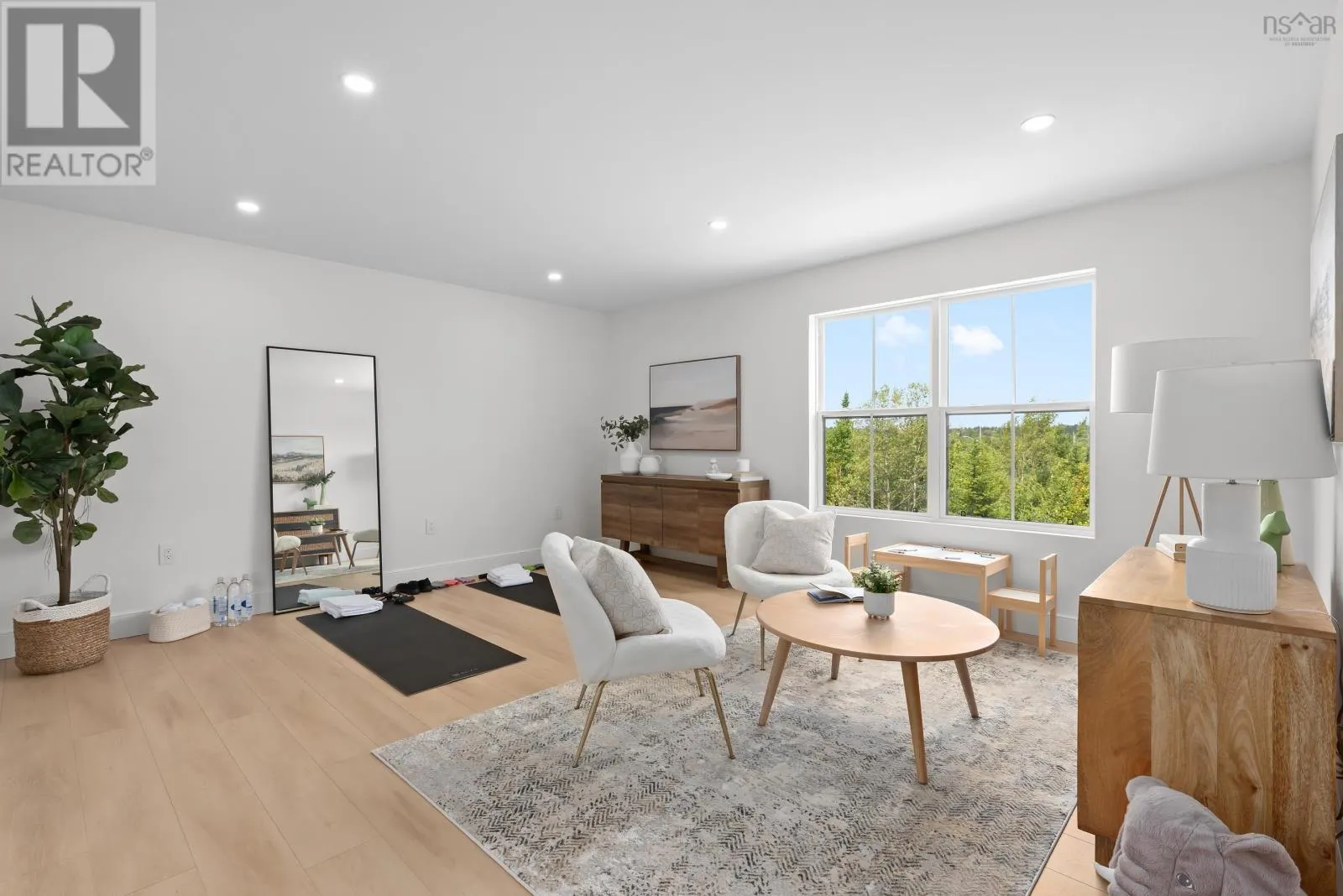 372 Canoe Crescent
