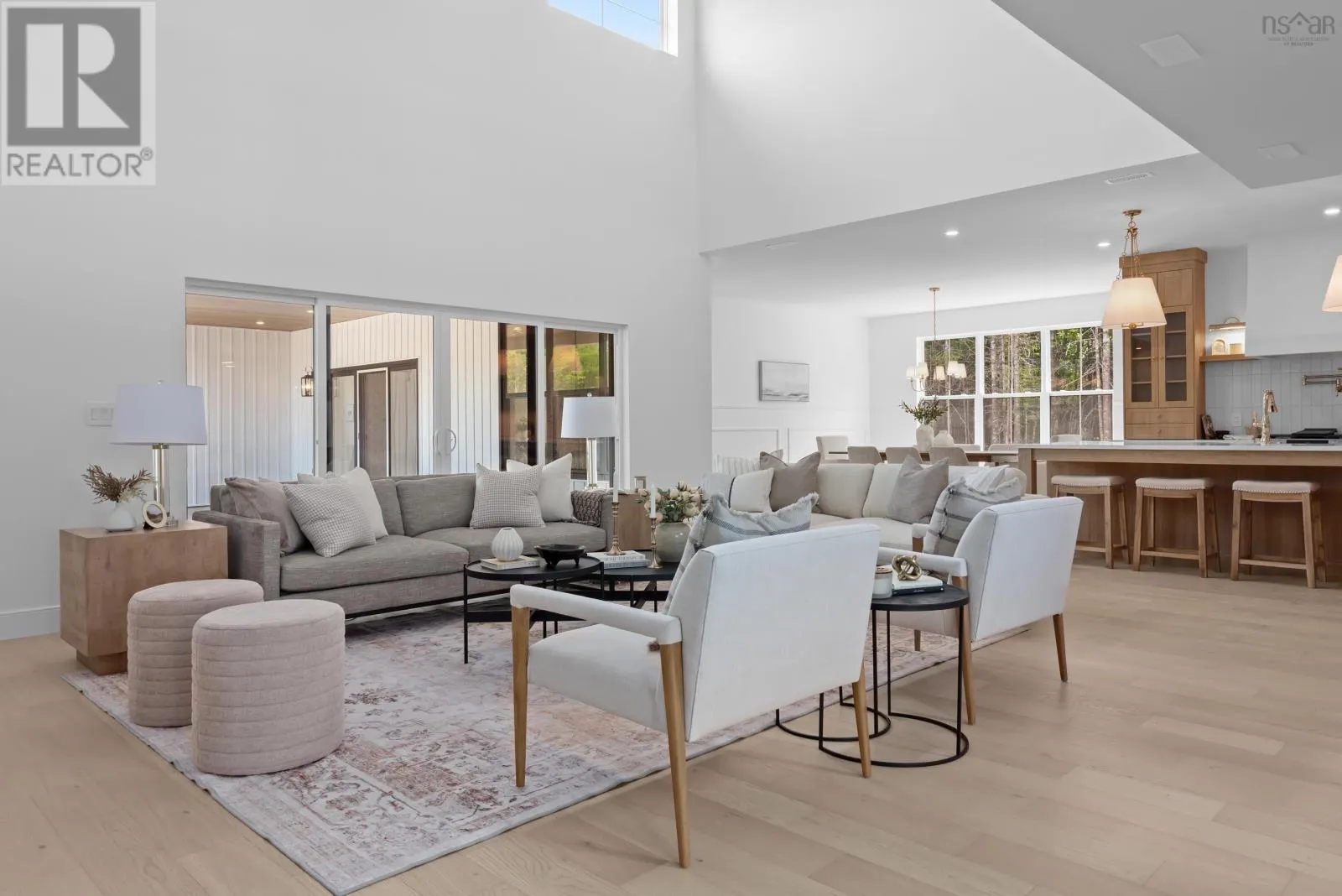 372 Canoe Crescent