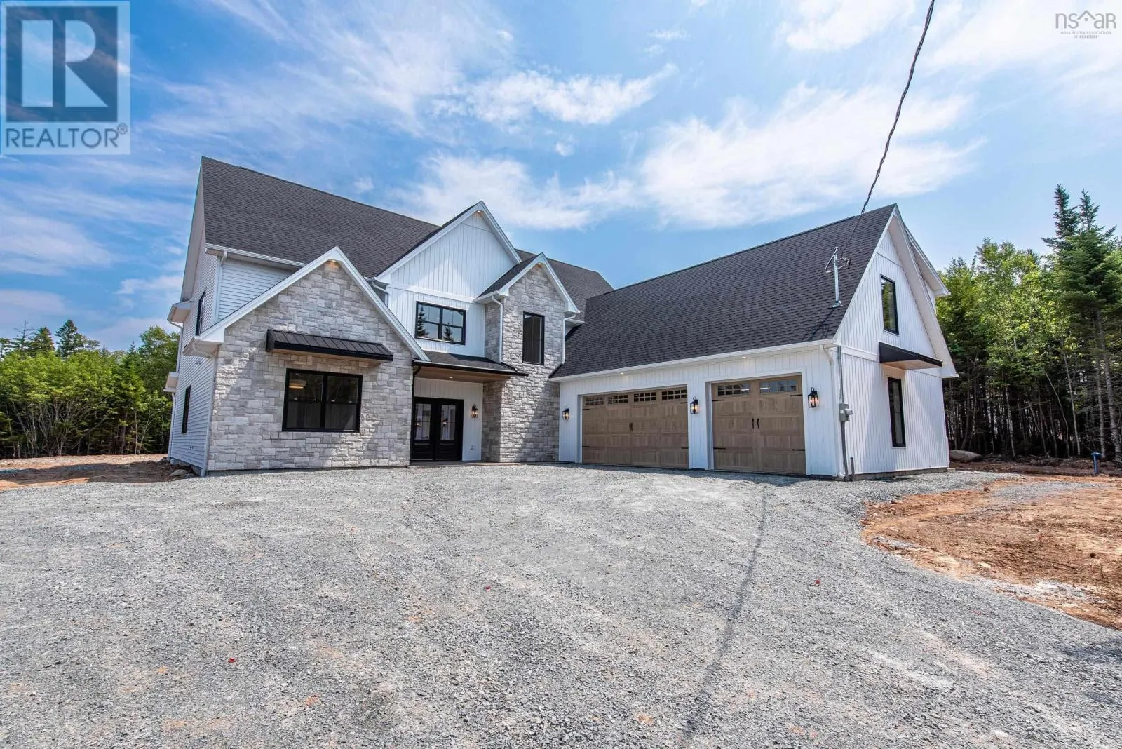 372 Canoe Crescent