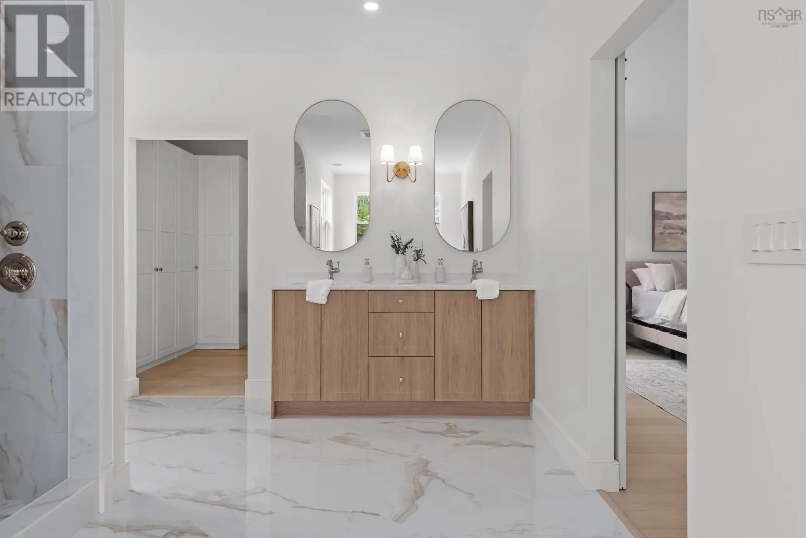 372 Canoe Crescent