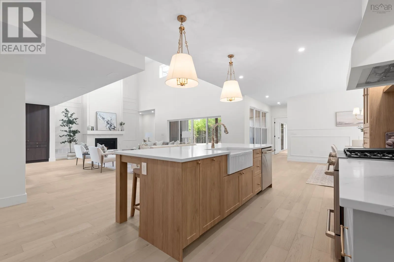 372 Canoe Crescent