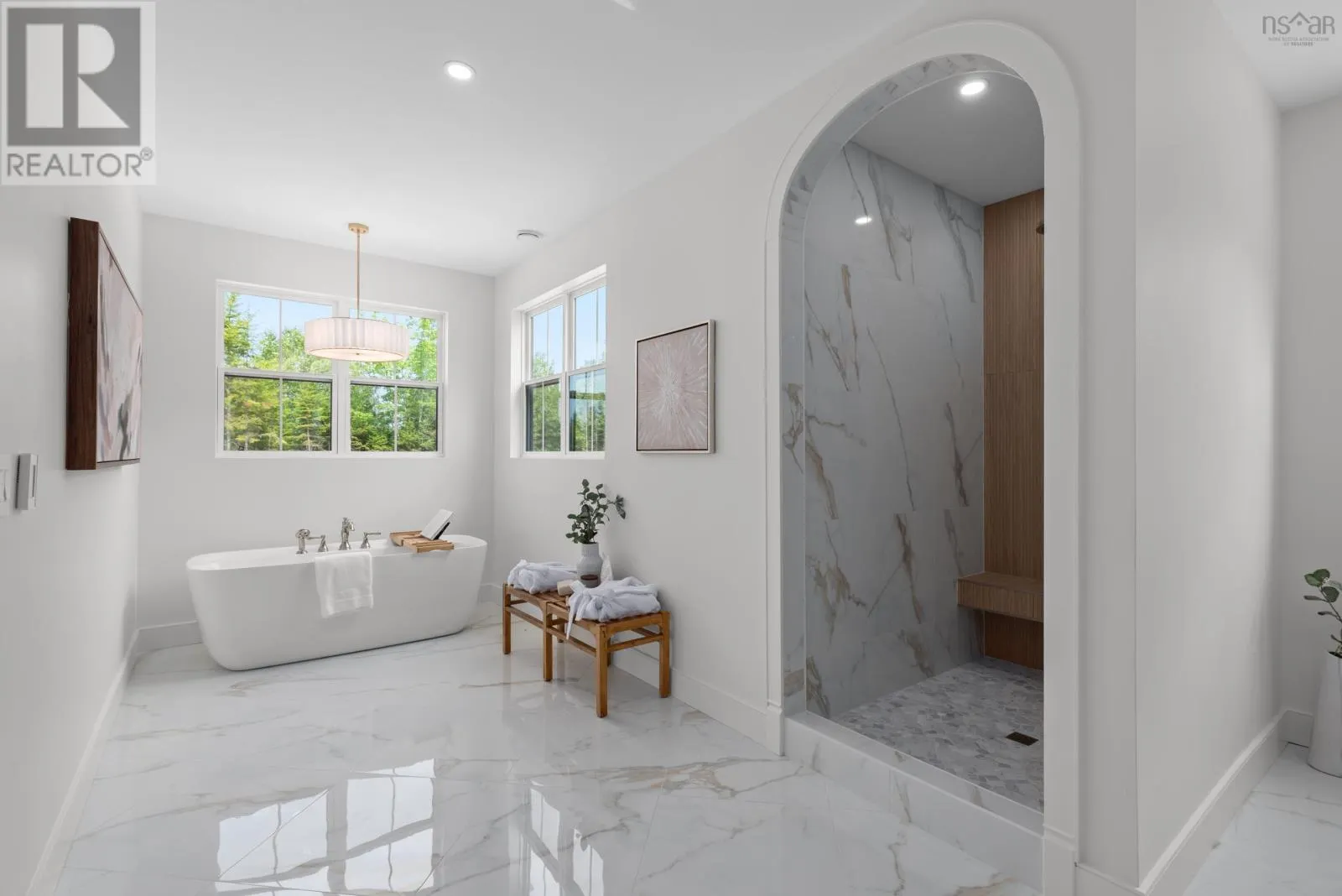 372 Canoe Crescent