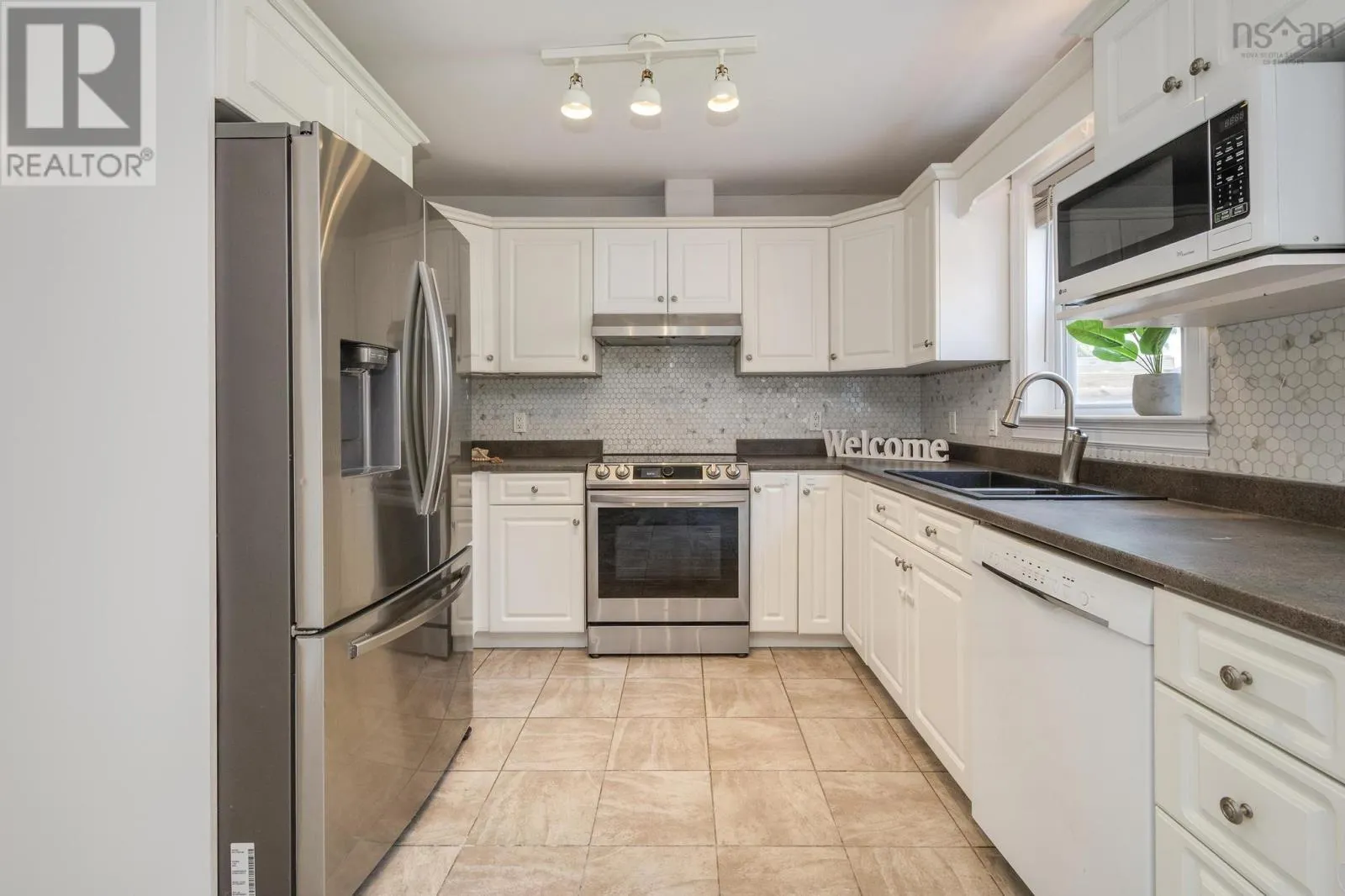 33 Sunnydale Crescent