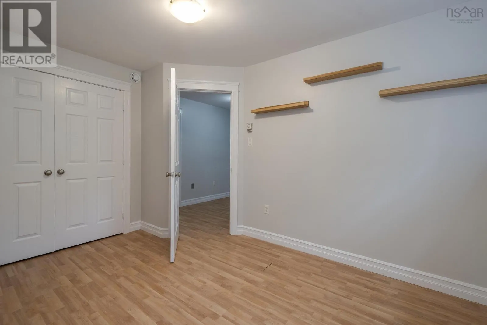 33 Sunnydale Crescent
