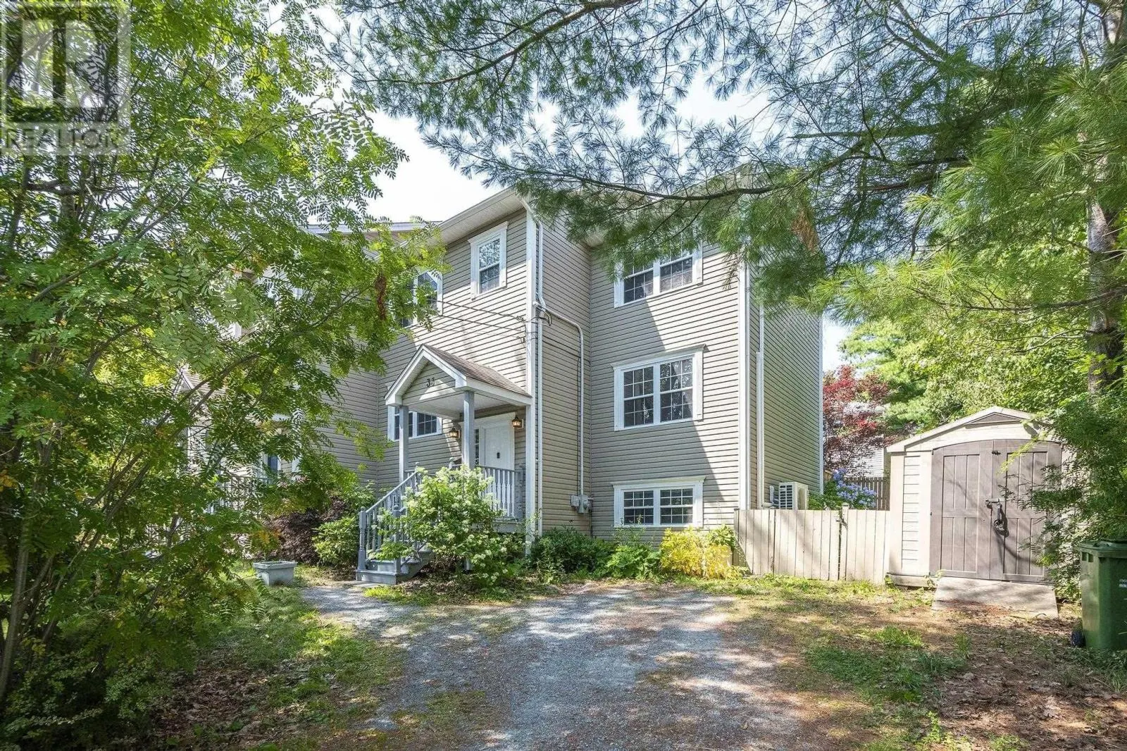 33 Sunnydale Crescent