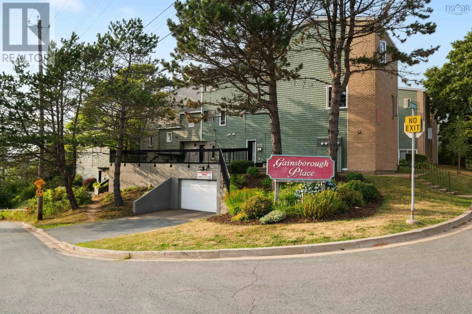5929 Gainsborough Place