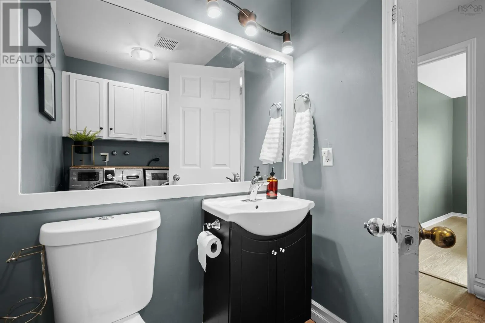 5929 Gainsborough Place