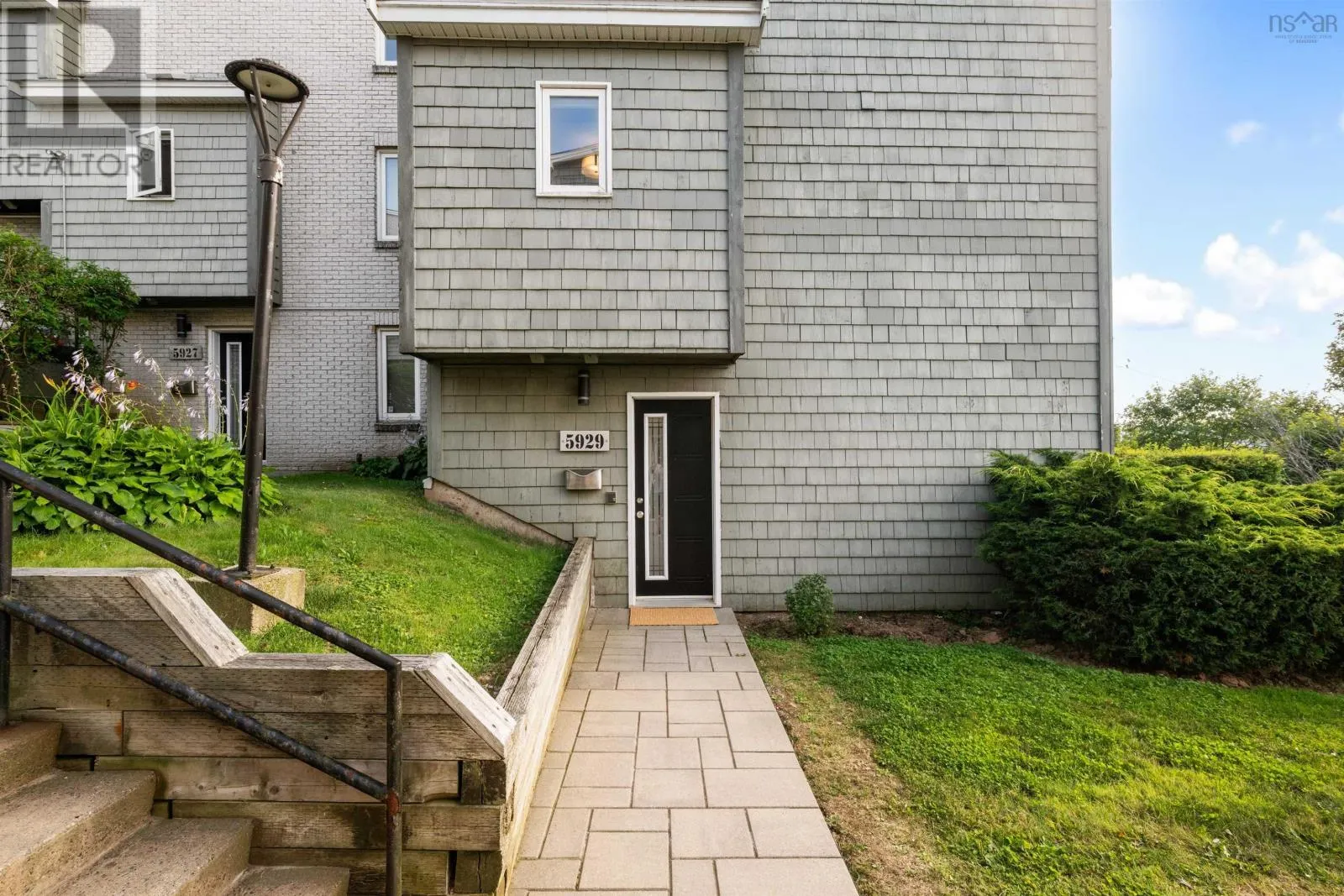 5929 Gainsborough Place