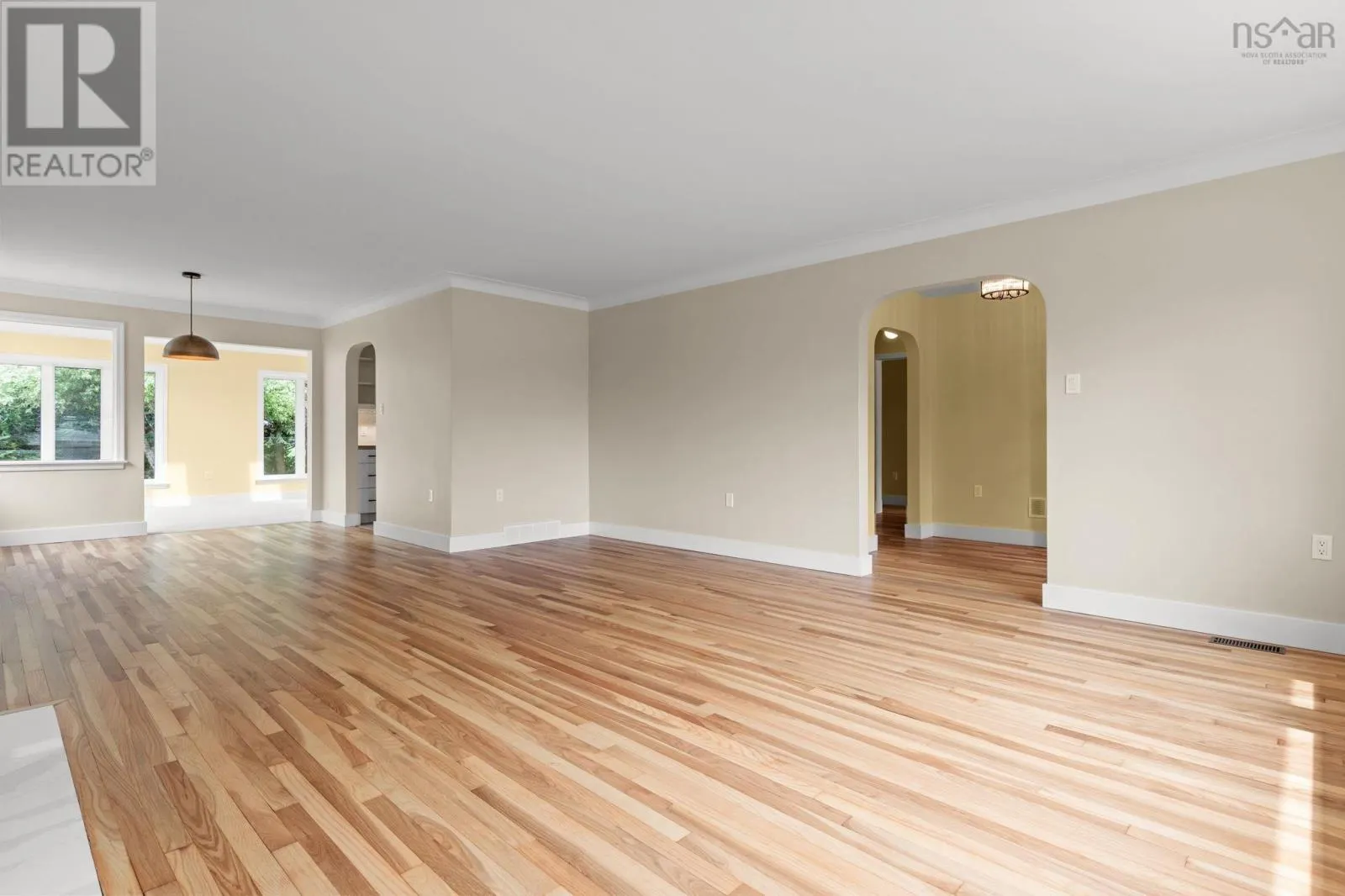 6165 Inglis Street