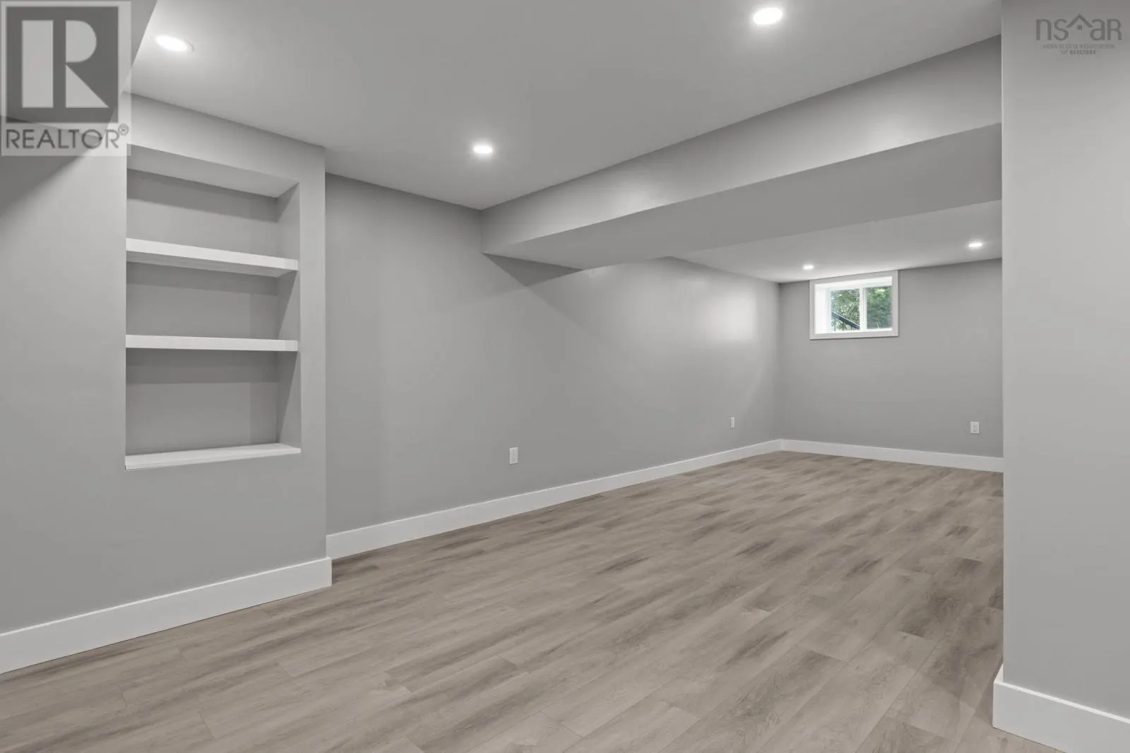 6165 Inglis Street