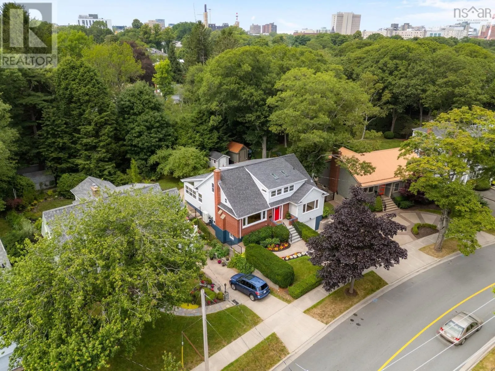 6165 Inglis Street