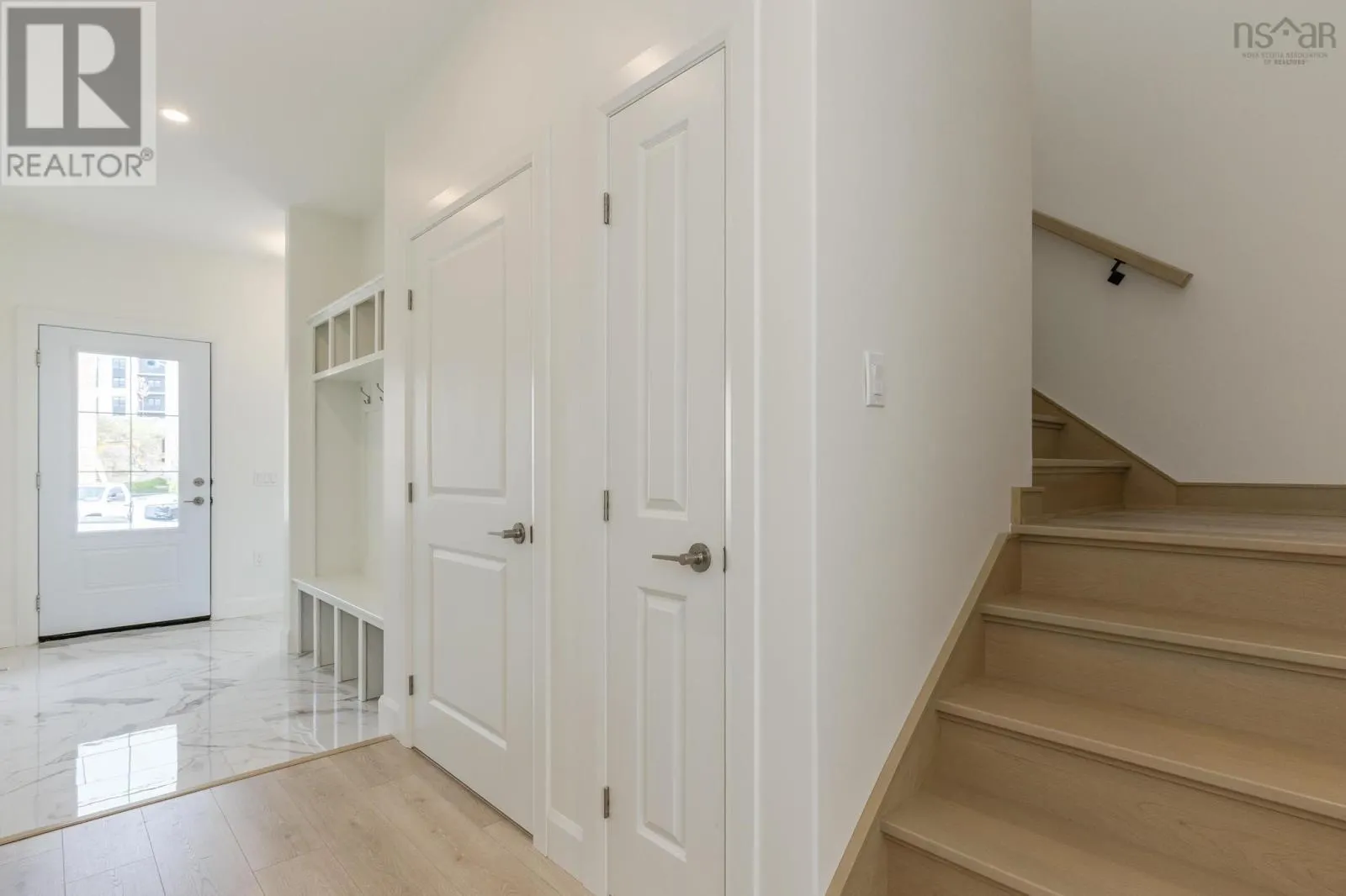 PC-40 37 Pearlgarden Close