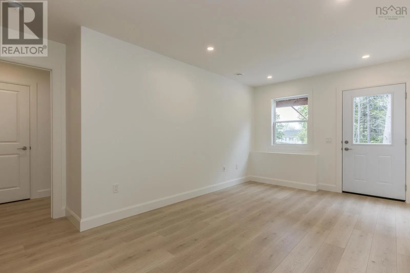 PC-40 37 Pearlgarden Close
